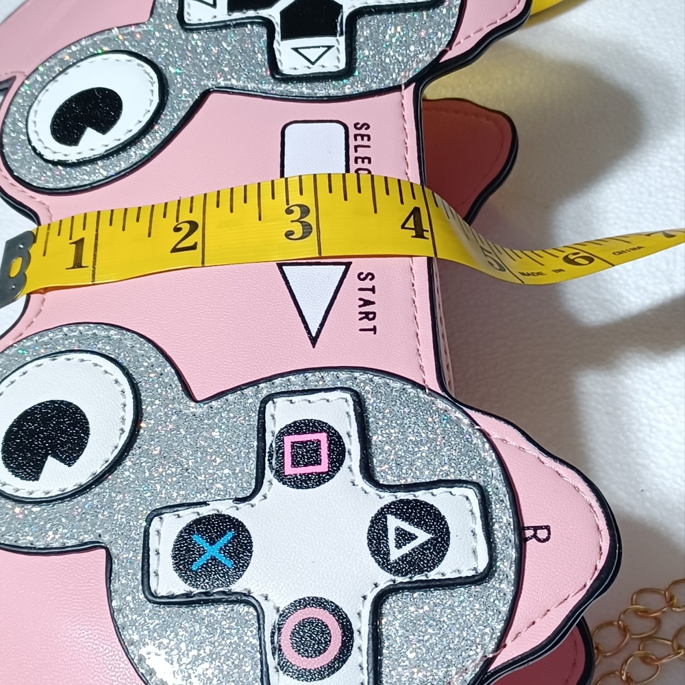 NOVELTY GAME PAD SHAPED CROSSBODY BAG - Picture 13 of 14